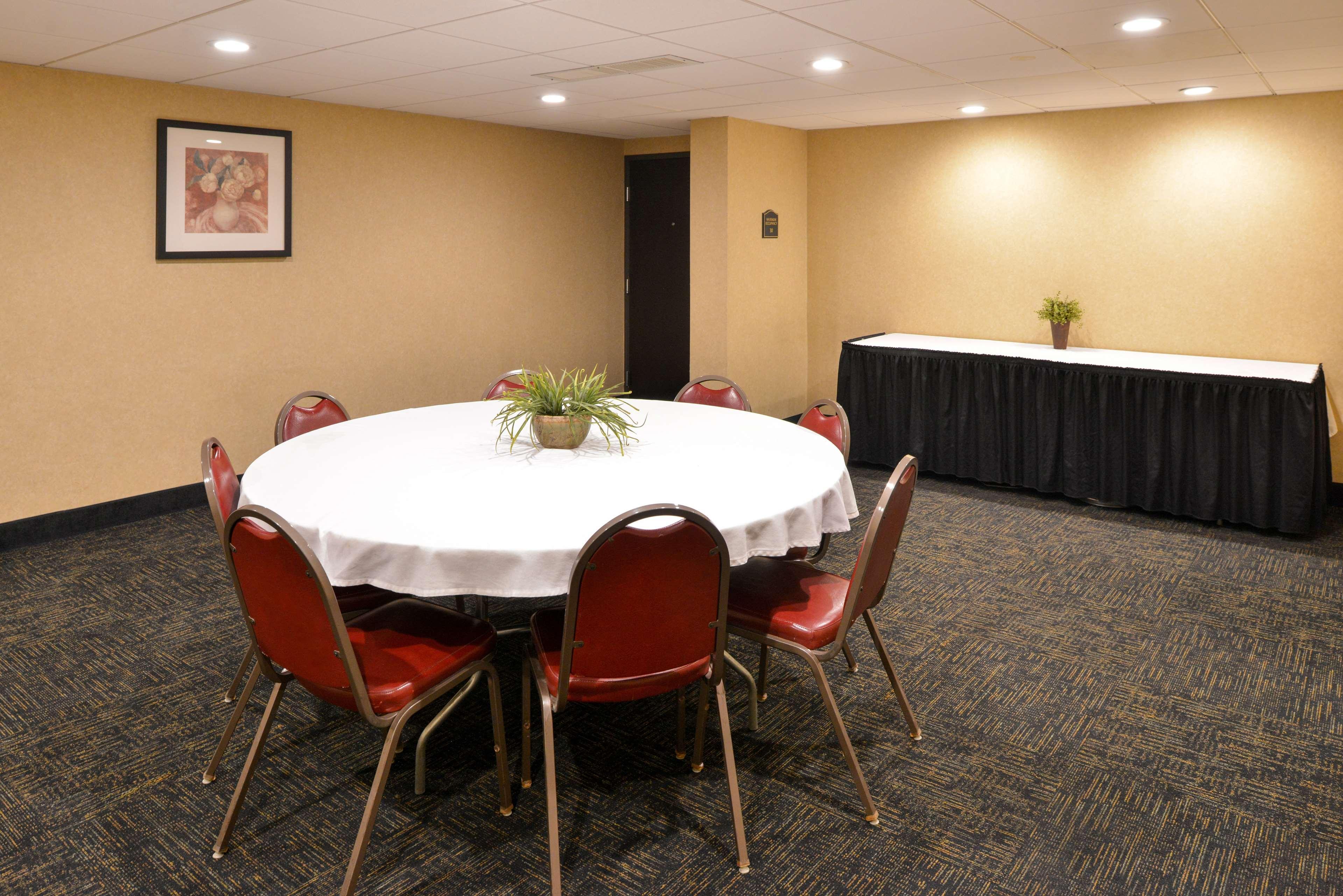 Best Western Plus Midwest Inn Омаха Екстер'єр фото